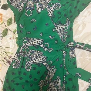 Beautiful green summer dress. Length from shoulder to hem is 32 inches